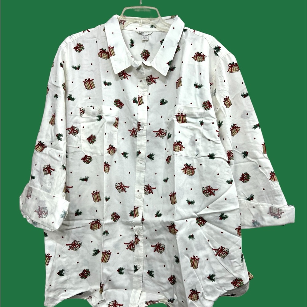 NWT Cato Christmas Button Front Top 26/28W Presents Novelty Print 100% Cotton